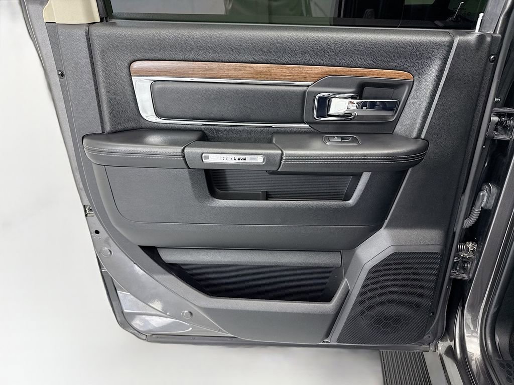 Used 2014 RAM 3500 Laramie image 25