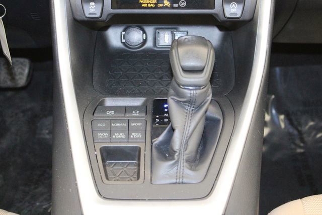 Used 2020 Toyota RAV4 LE w/ All Weather Liner Package image 36