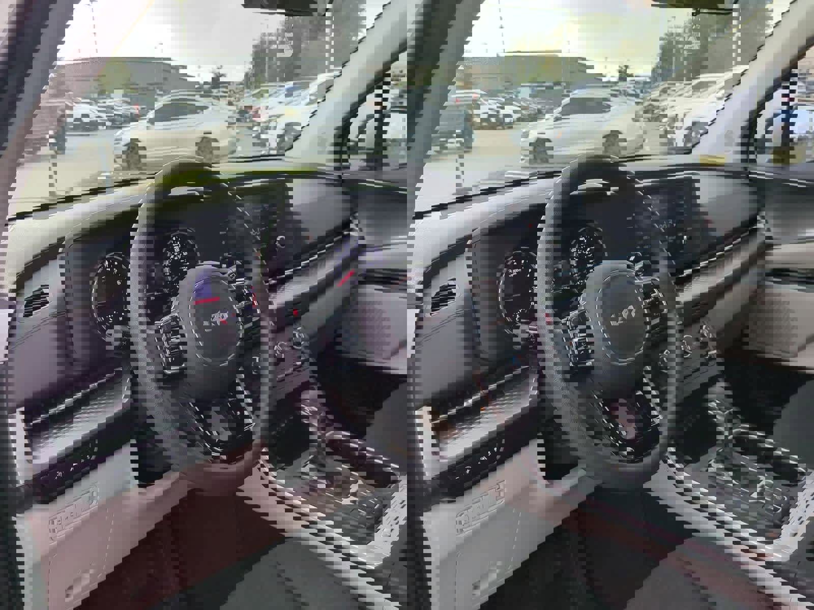 Certified 2024 Kia Carnival LX video 2