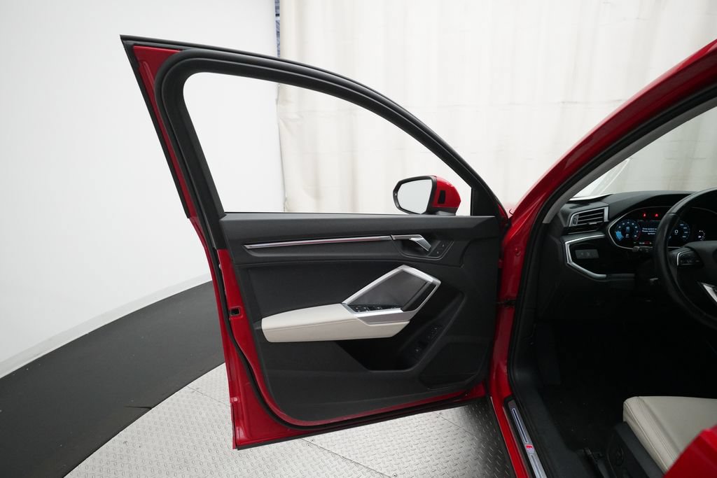Certified 2022 Audi Q3 2.0T Premium Plus AWD/4WD image 29