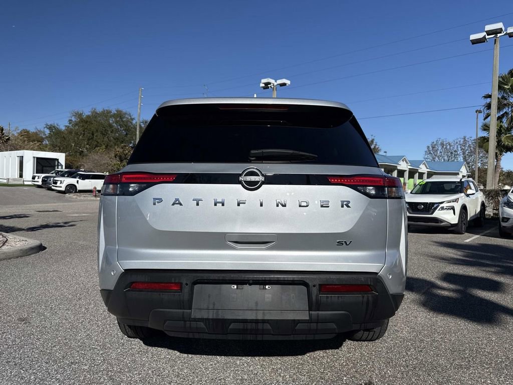 Certified 2024 Nissan Pathfinder SV image 5