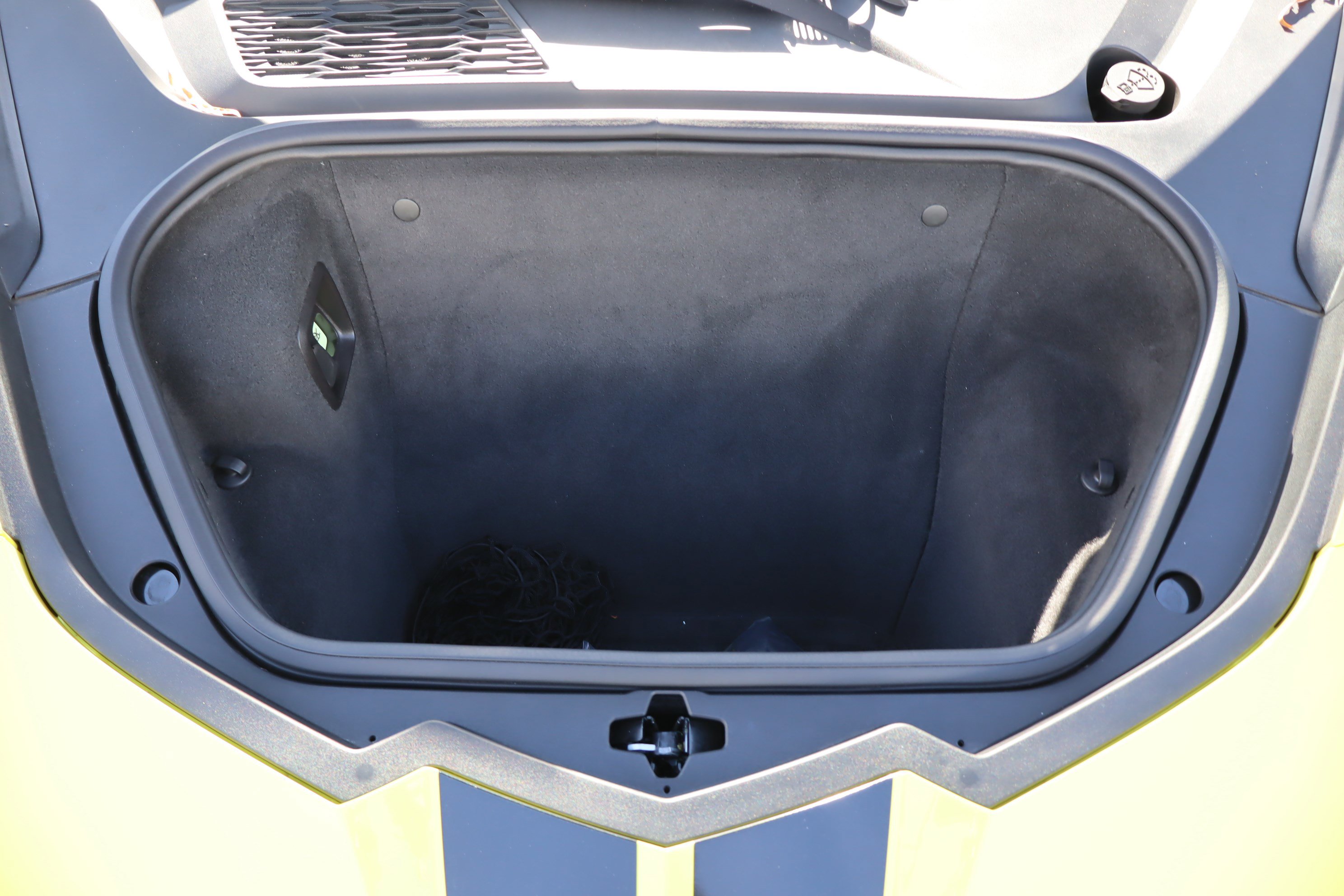 Used 2024 Chevrolet Corvette Stingray Preferred Cpe w/ Z51 Performance Package image 37