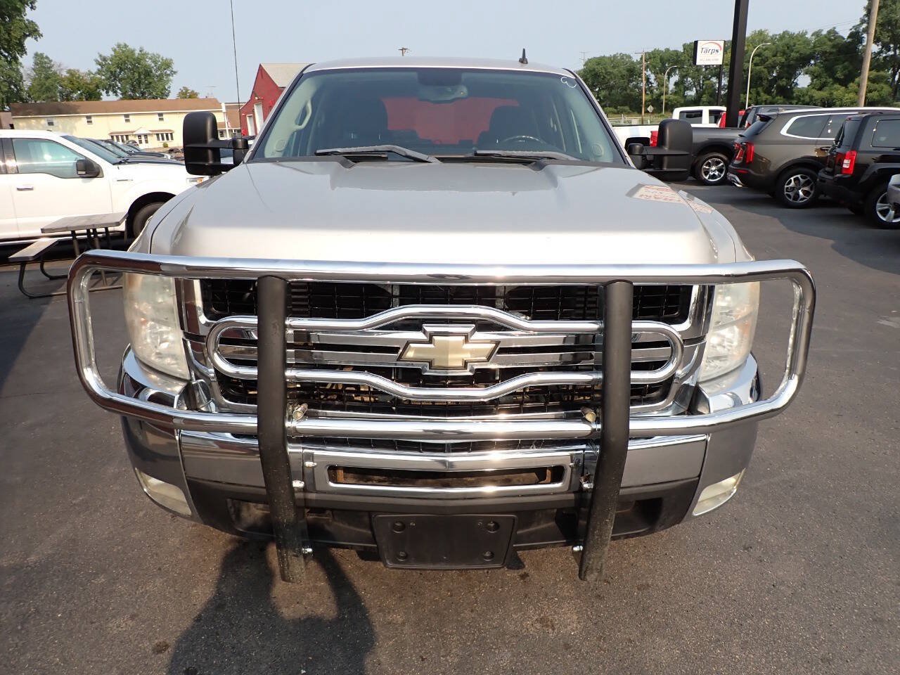 Used 2009 Chevrolet Silverado 2500 LT w/ Exterior Plus Package AWD/4WD image 2