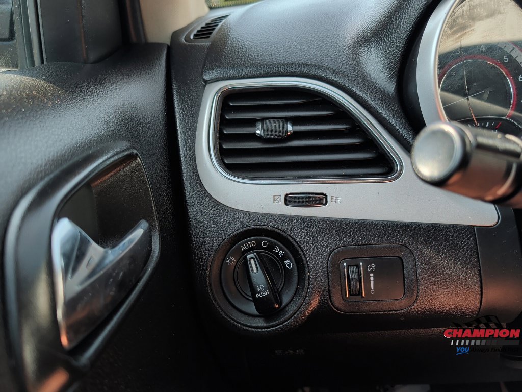 Used 2019 Dodge Journey SE FWD image 26