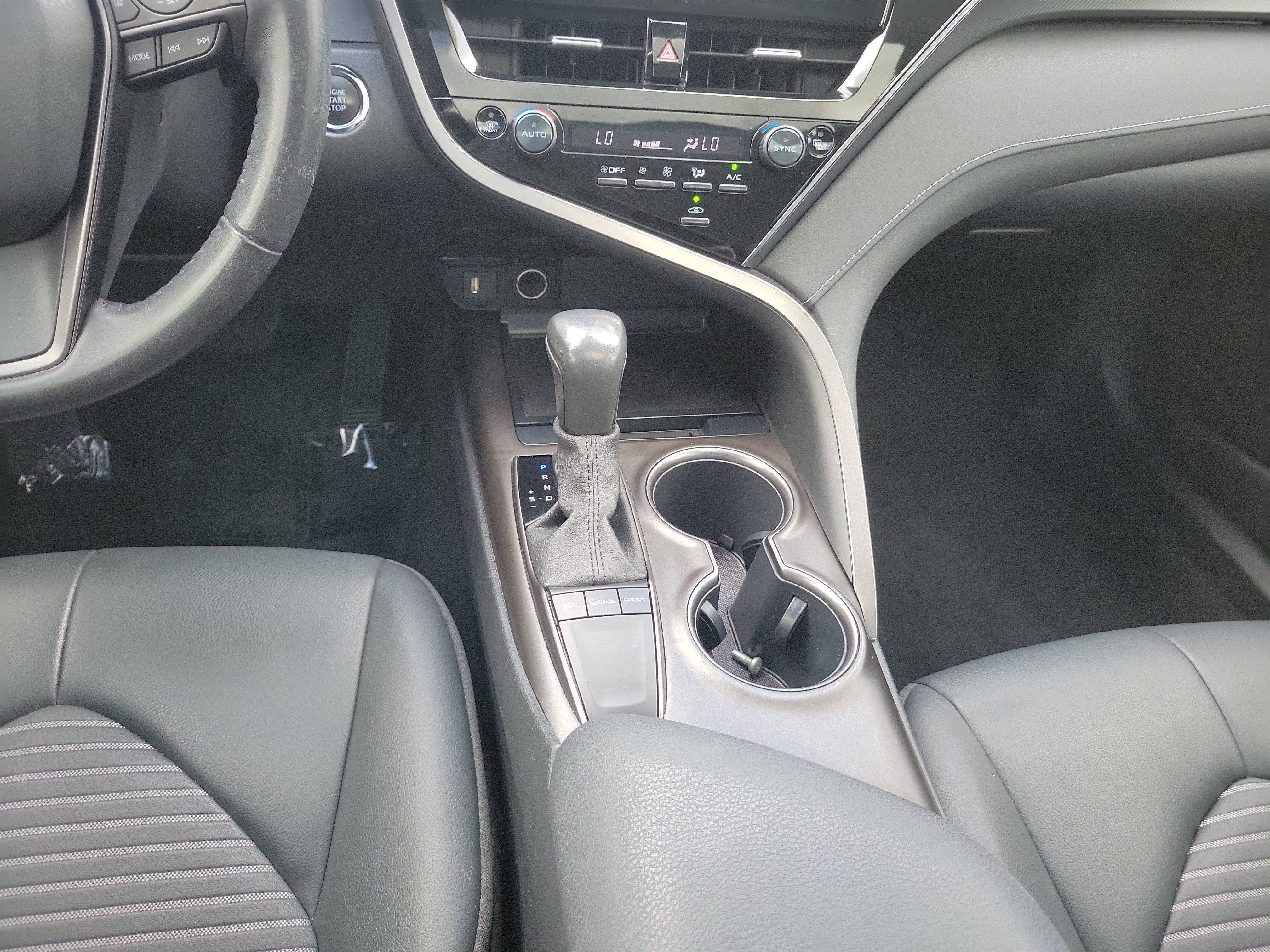 Used 2023 Toyota Camry SE w/ Convenience Package FWD image 18