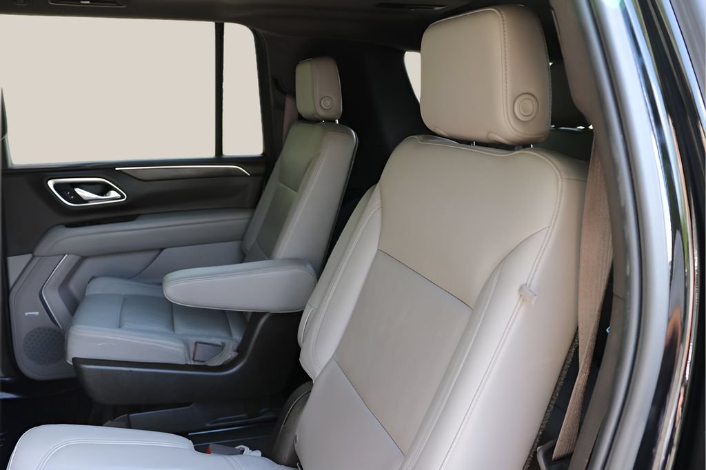 Used 2021 Chevrolet Suburban Z71 w/ Luxury Package AWD/4WD image 18