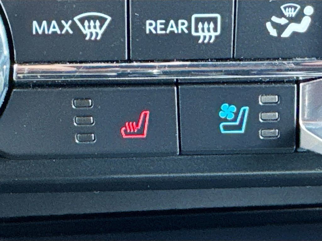 Used 2022 Ford F150 Lariat image 24