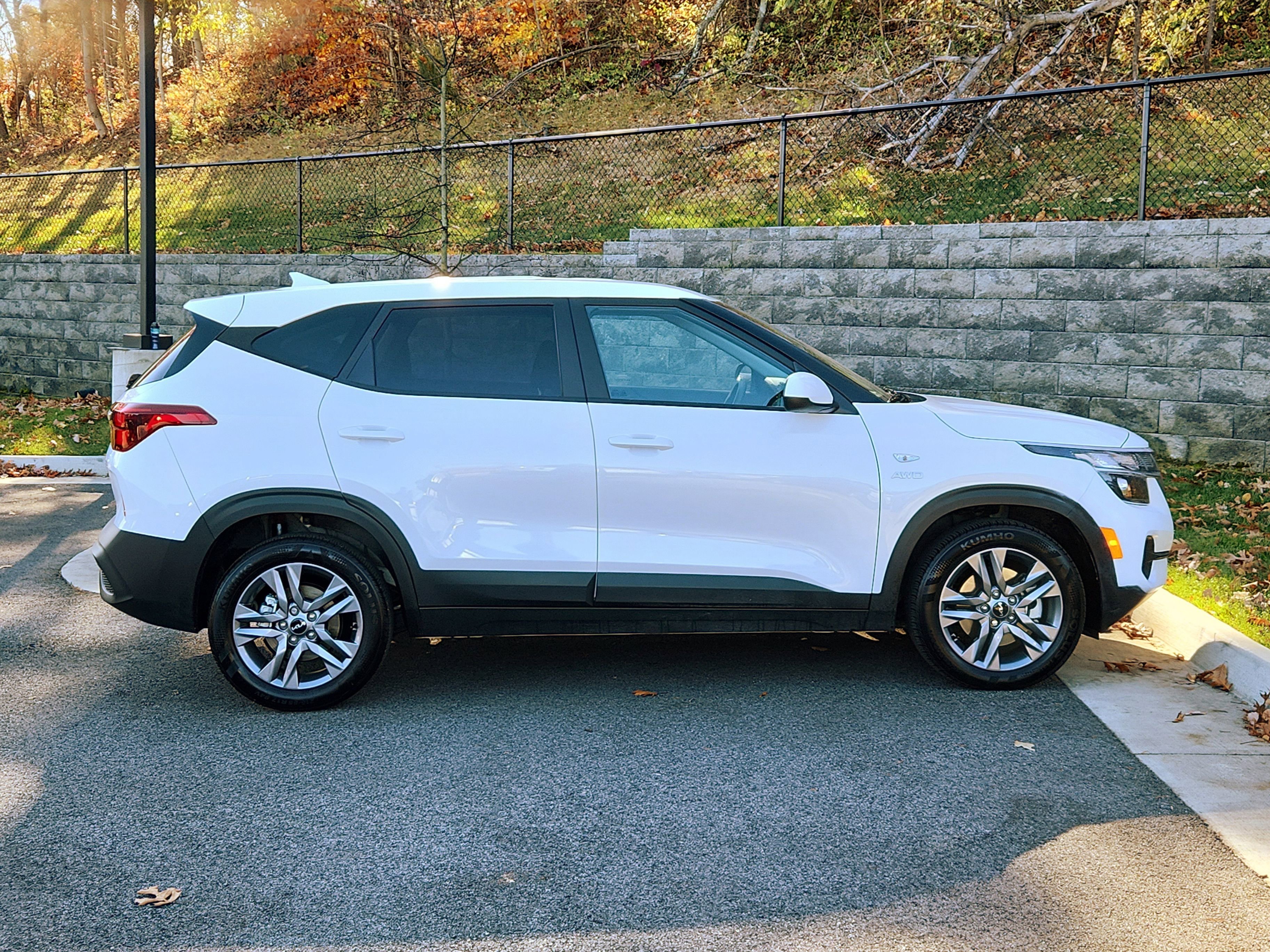 Used 2023 Kia Seltos LX image 11