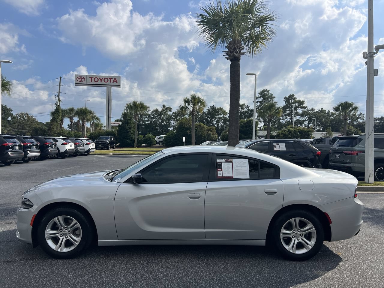 Used 2023 Dodge Charger SXT RWD image 7