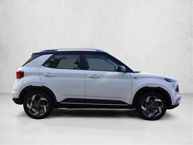 New 2026 Hyundai Venue SEL FWD image 4