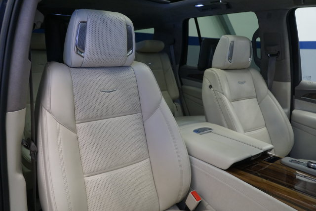 Certified 2022 Cadillac Escalade Sport Platinum AWD/4WD image 19