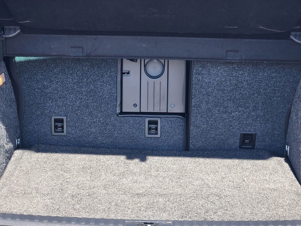 Used 2011 Volkswagen Tiguan SE image 20