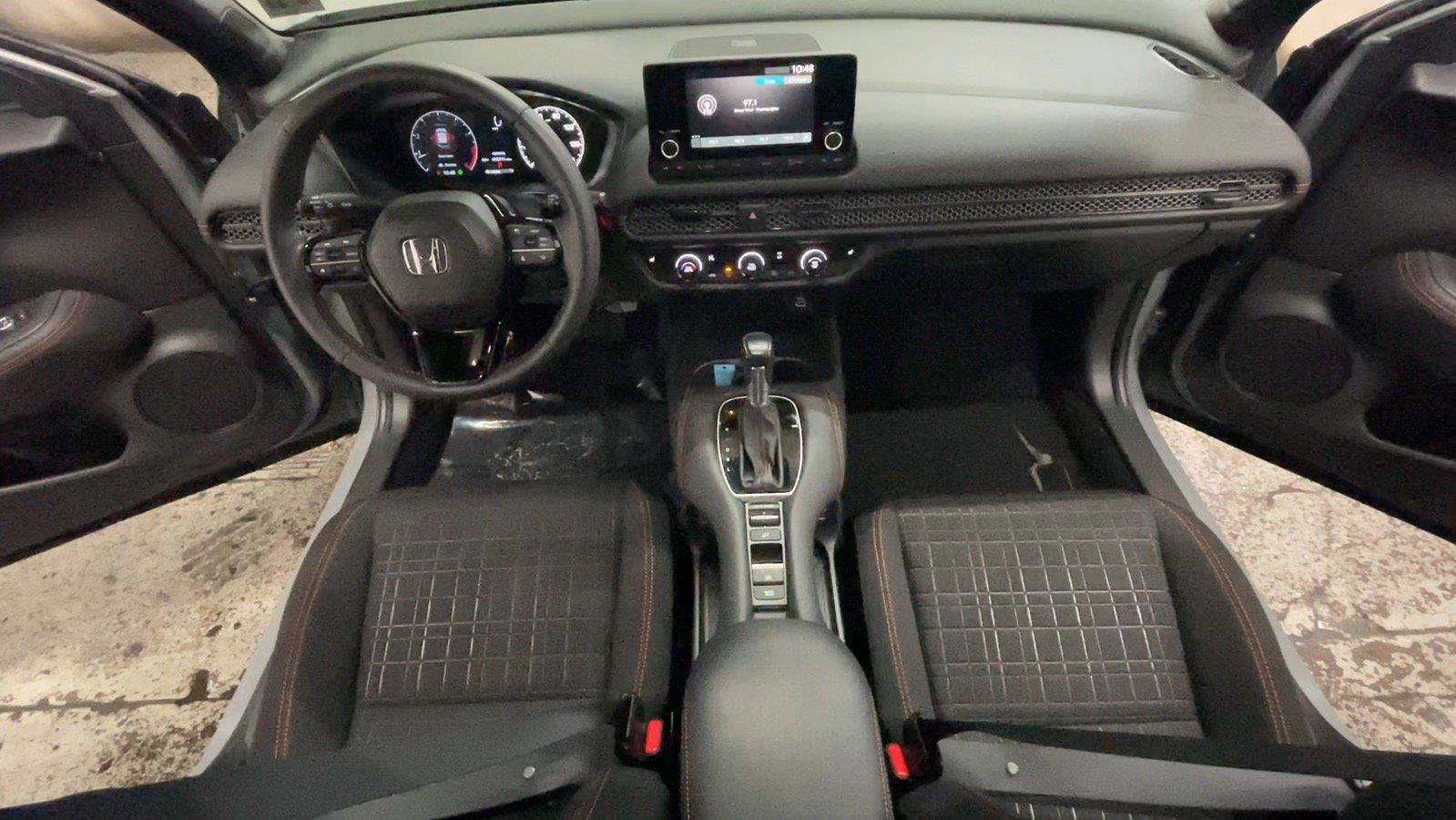 Used 2025 Honda HR-V Sport image 30