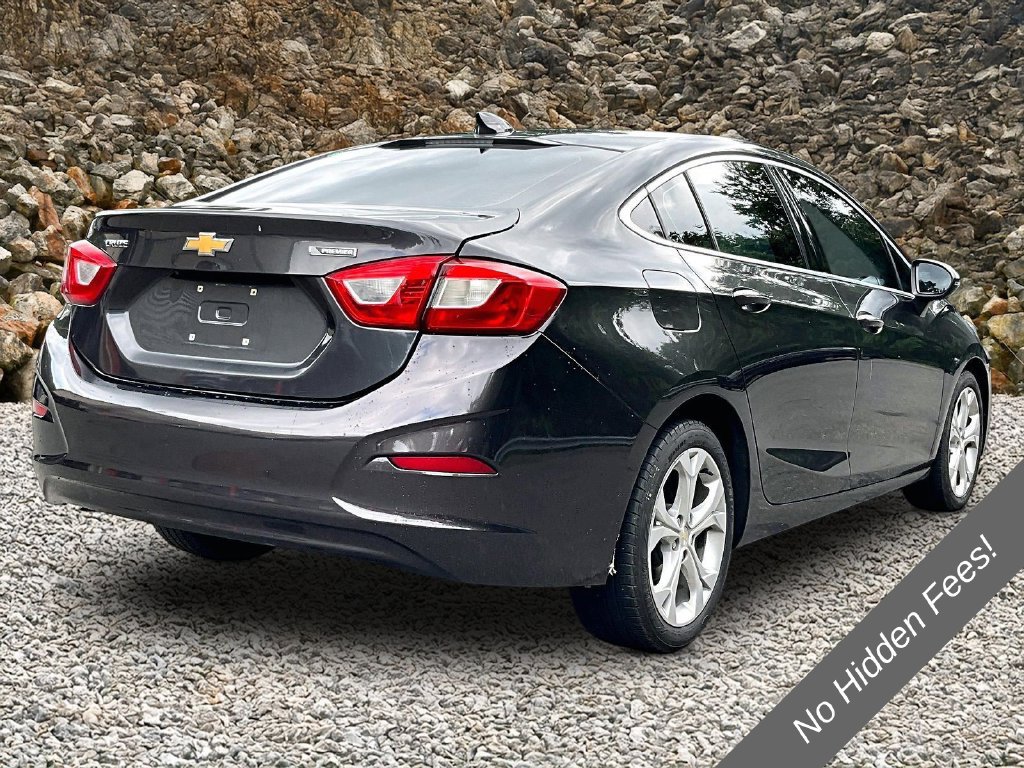 Used 2017 Chevrolet Cruze Premier FWD image 2