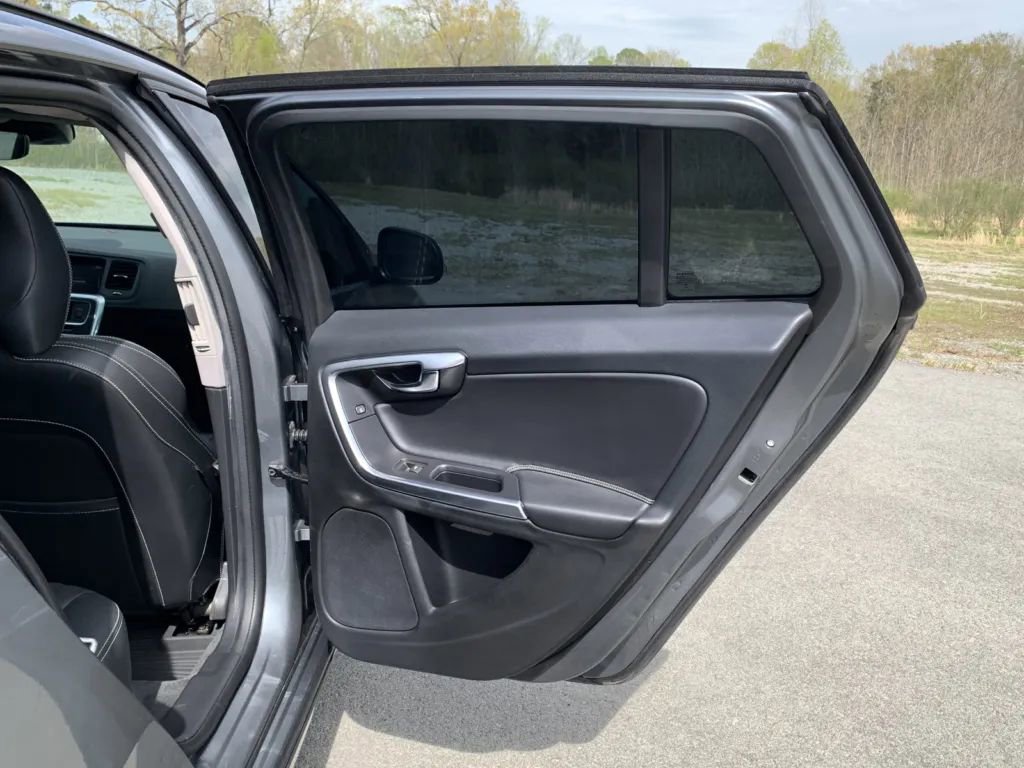 Used 2018 Volvo V60 T5 Dynamic w/ Vision Package image 22