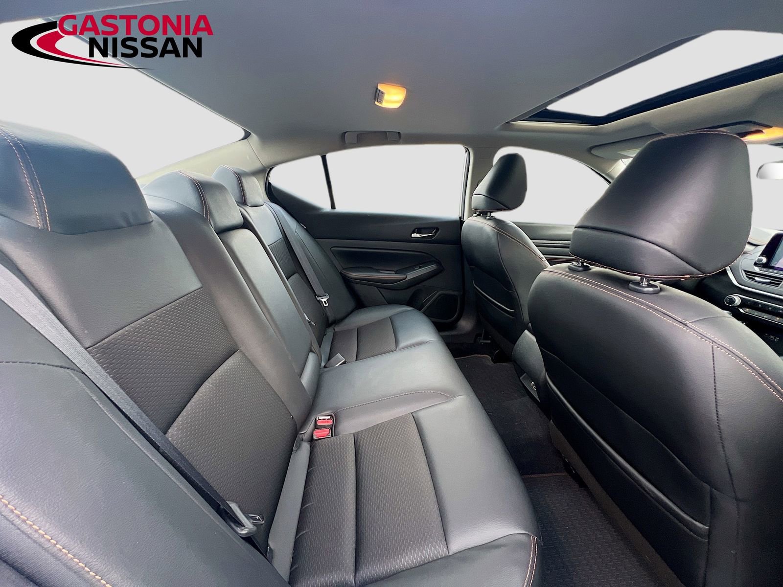 Used 2021 Nissan Altima 2.5 SR w/ SR Premium Package image 34