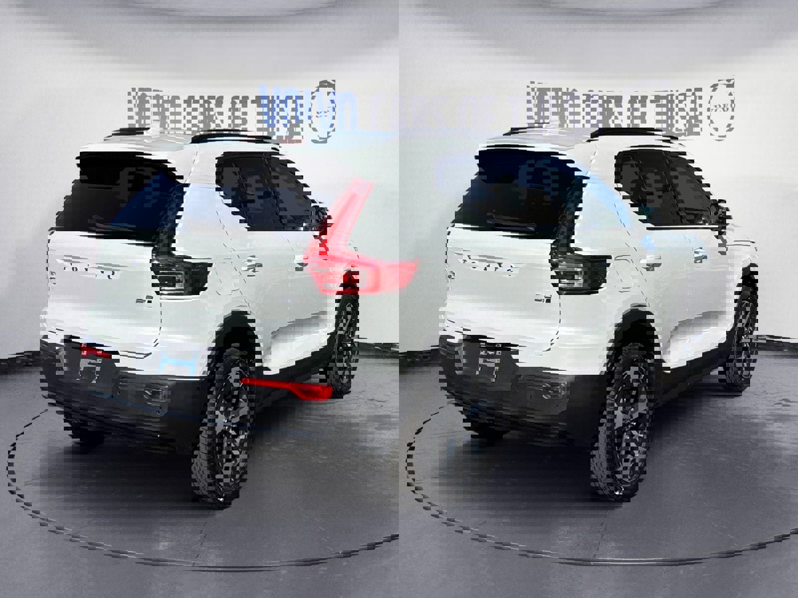 New 2026 Volvo XC40 B5 Plus w/ Protection Package Premier image 5