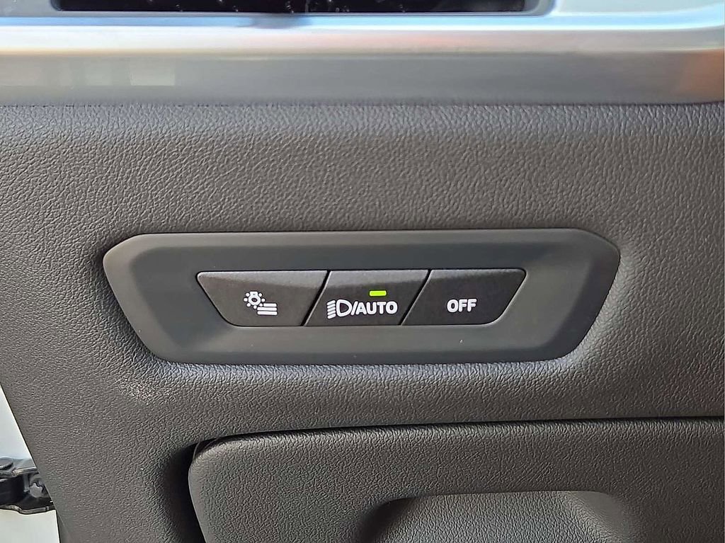 Used 2024 BMW X5 xDrive50e image 29