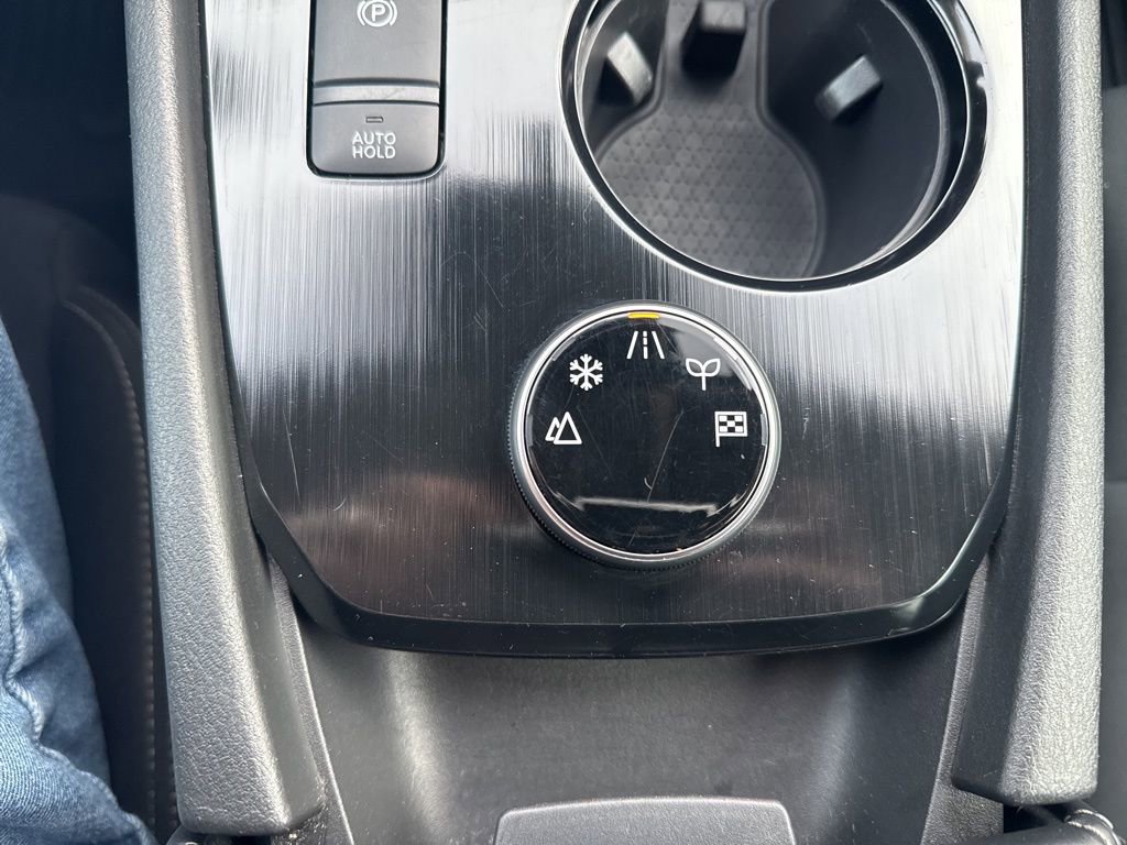 Used 2023 Nissan Rogue S image 34