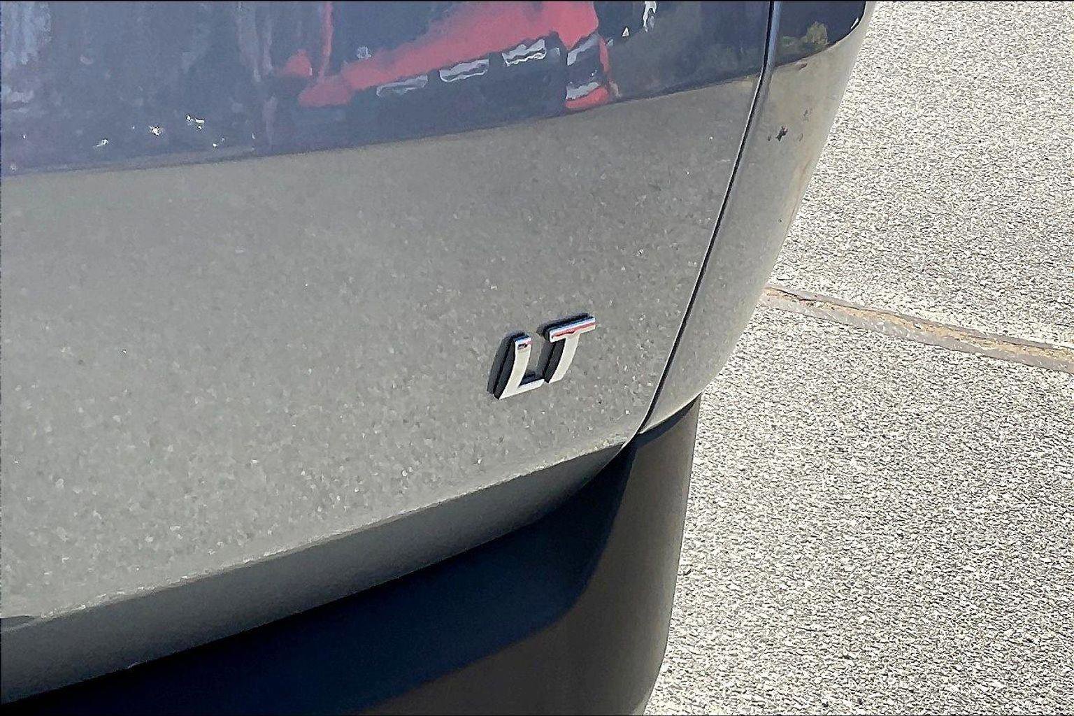 Used 2023 Chevrolet Traverse LT image 9