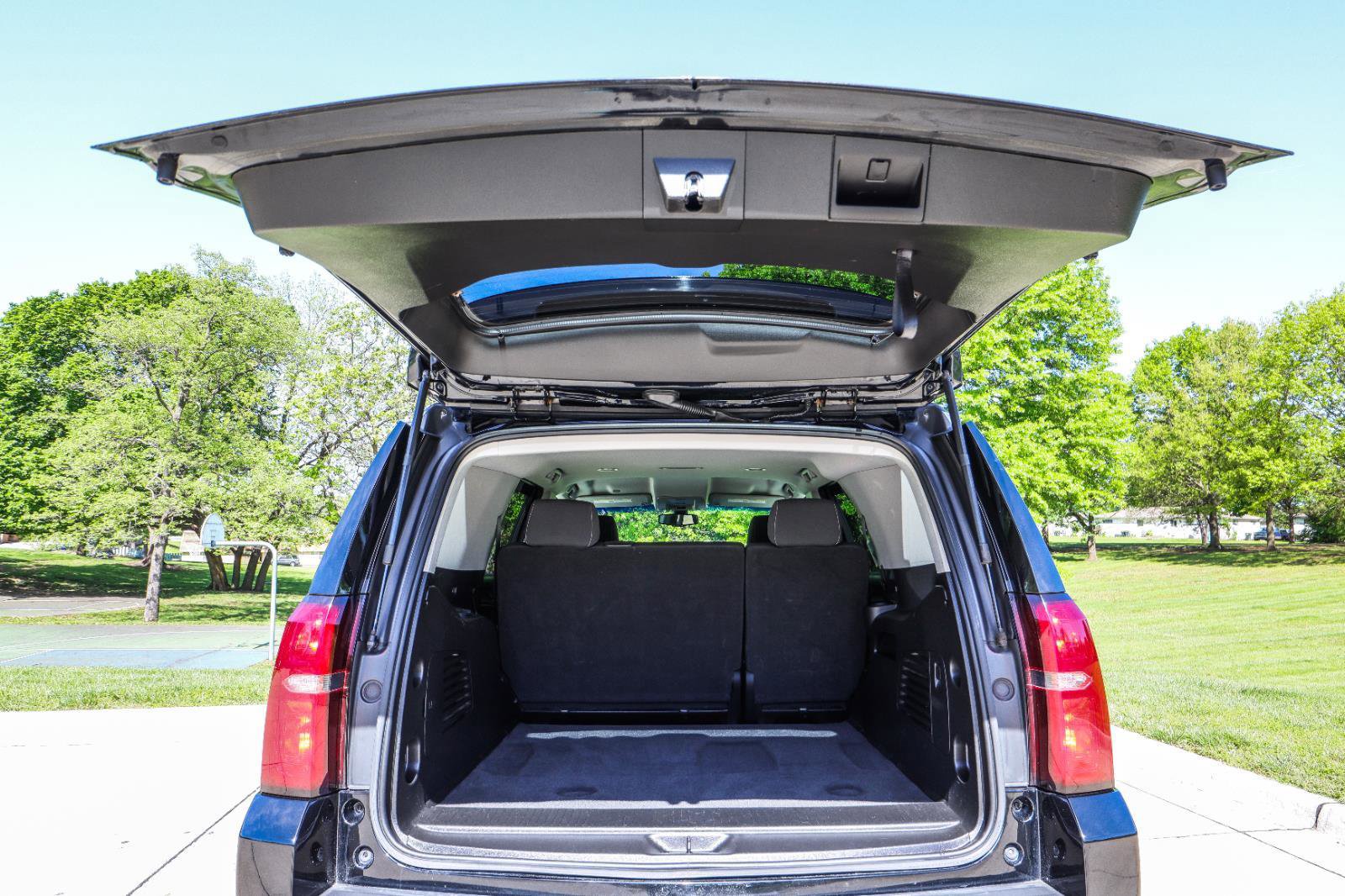 Used 2019 Chevrolet Tahoe LS AWD/4WD image 19