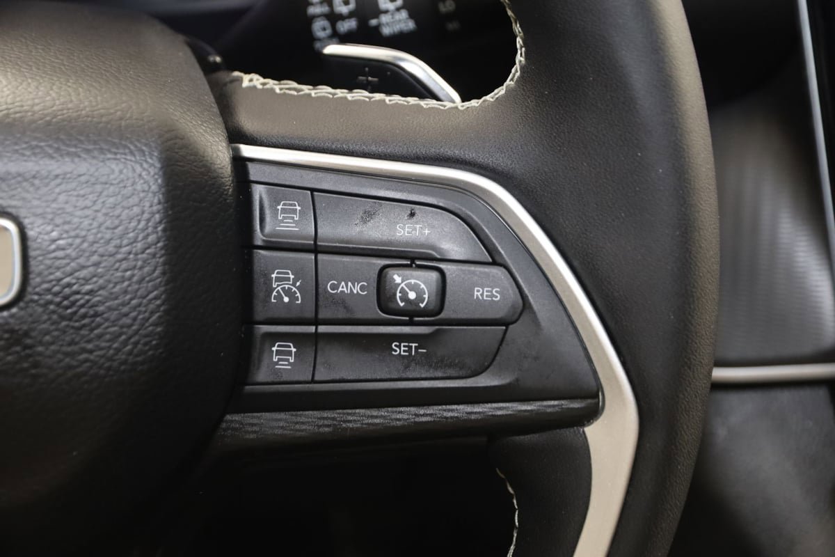 Used 2023 Jeep Grand Cherokee L Laredo AWD/4WD image 35