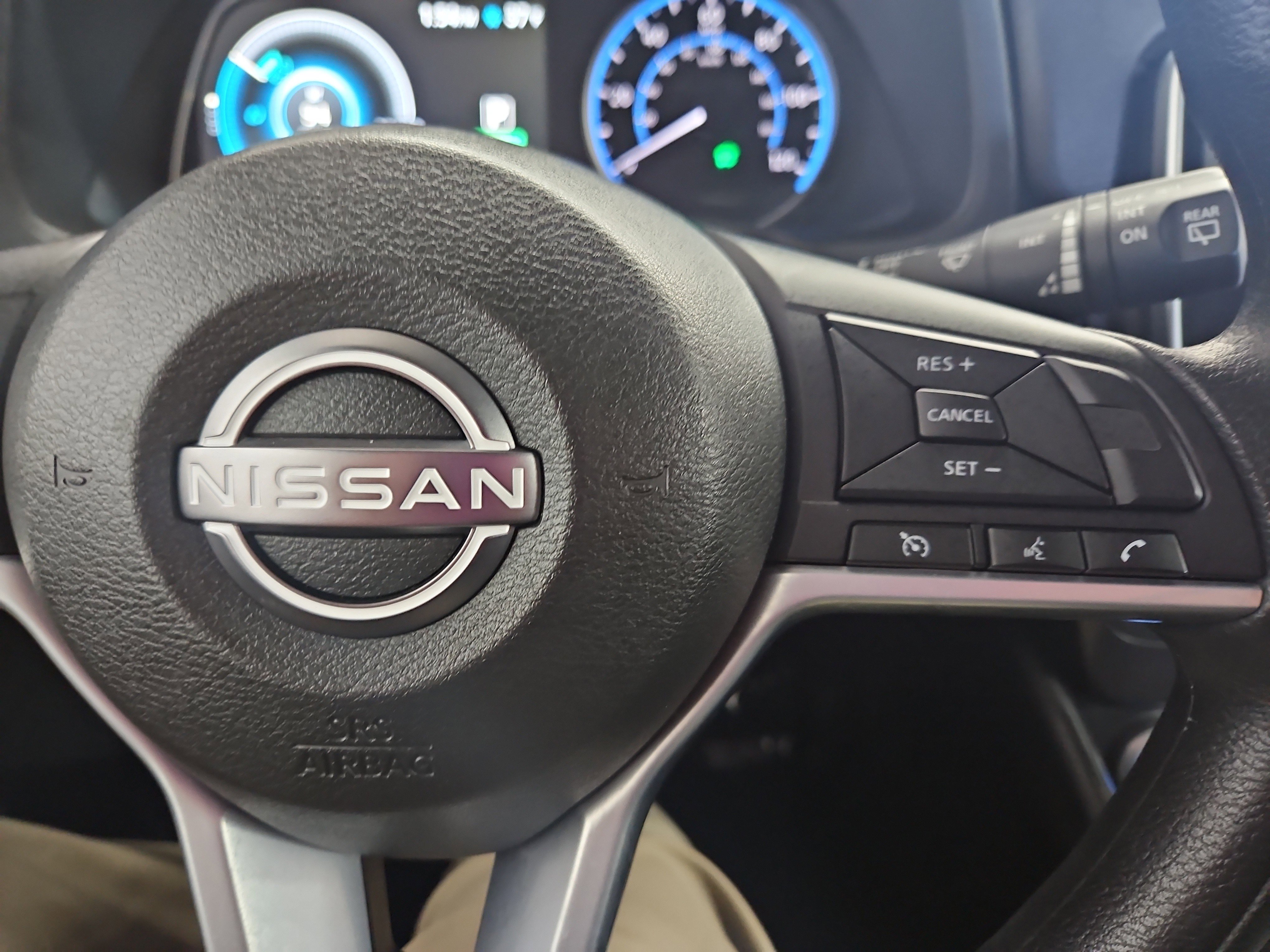 Used 2024 Nissan Leaf S image 16