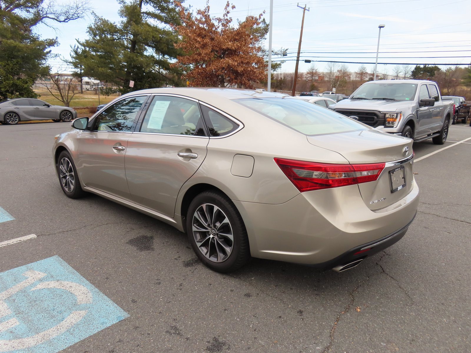 Used 2016 Toyota Avalon XLE Plus image 7