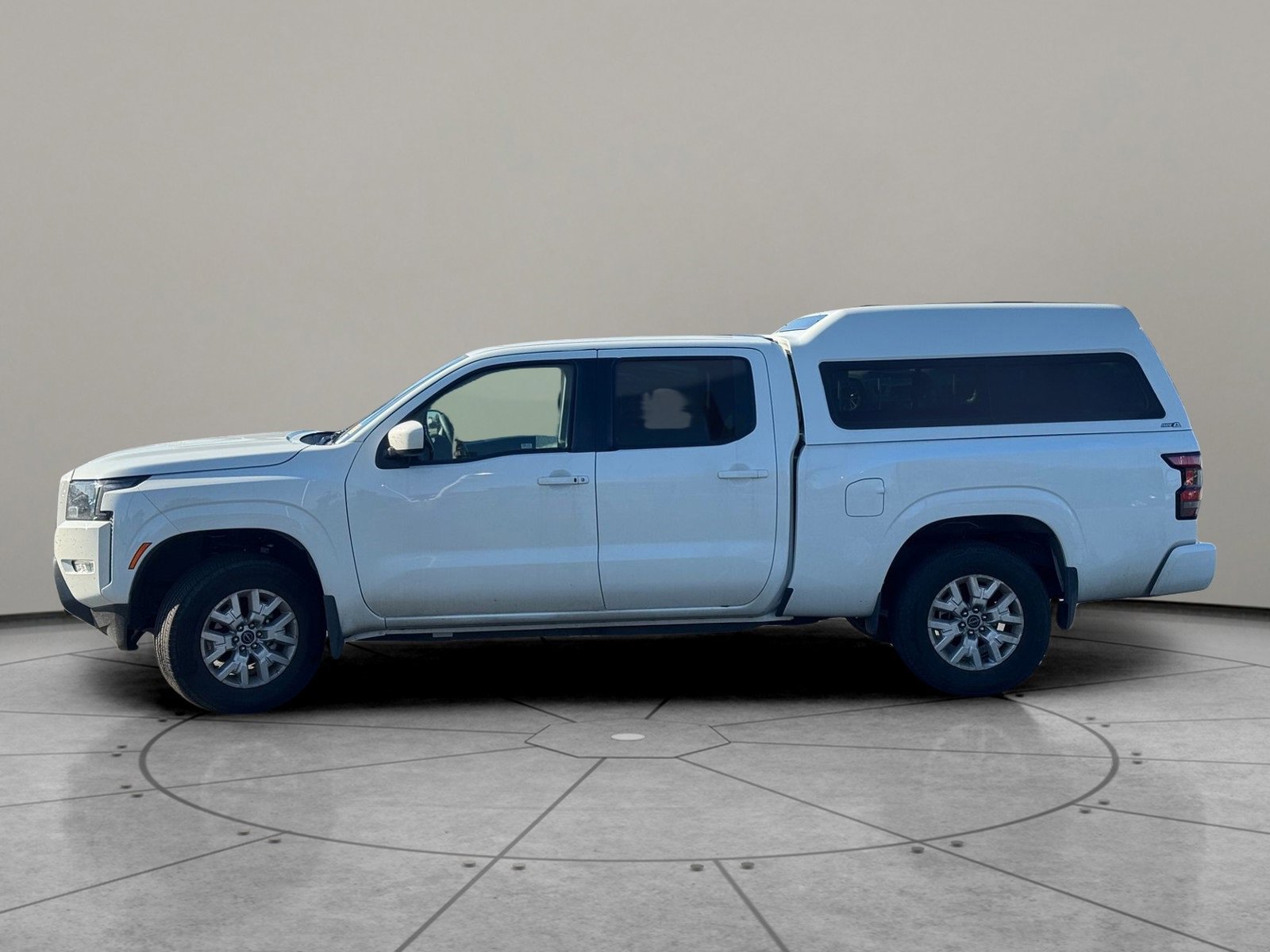 Used 2024 Nissan Frontier SV image 8