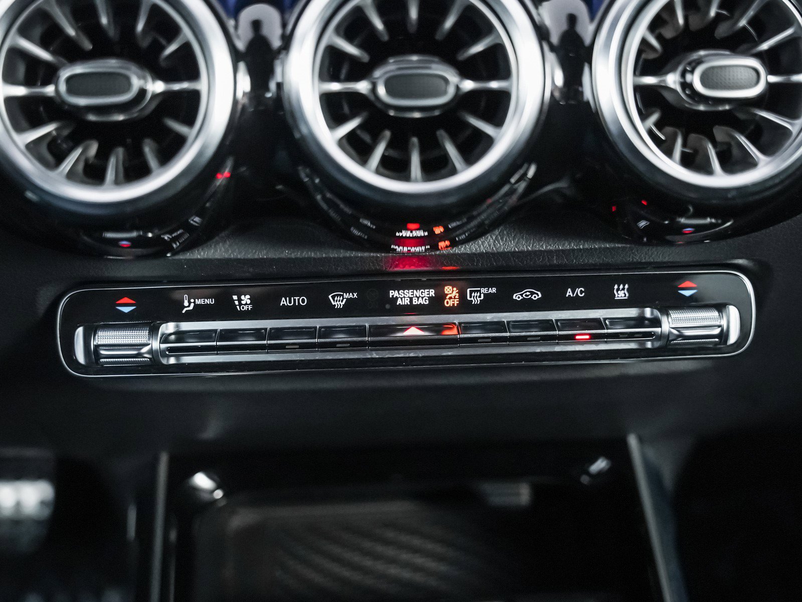 Certified 2022 Mercedes-Benz EQB 300 4MATIC image 19