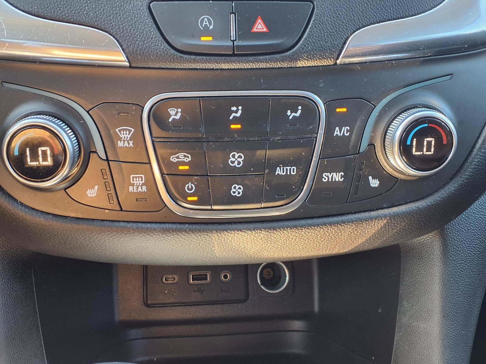 Used 2024 Chevrolet Equinox LT FWD image 14