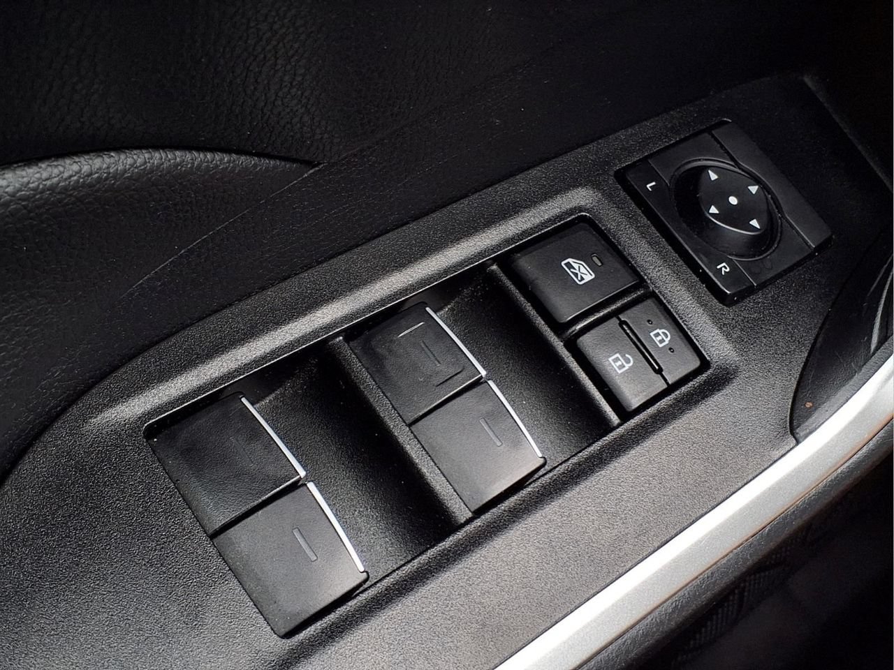 Used 2025 Toyota RAV4 XLE AWD/4WD image 24