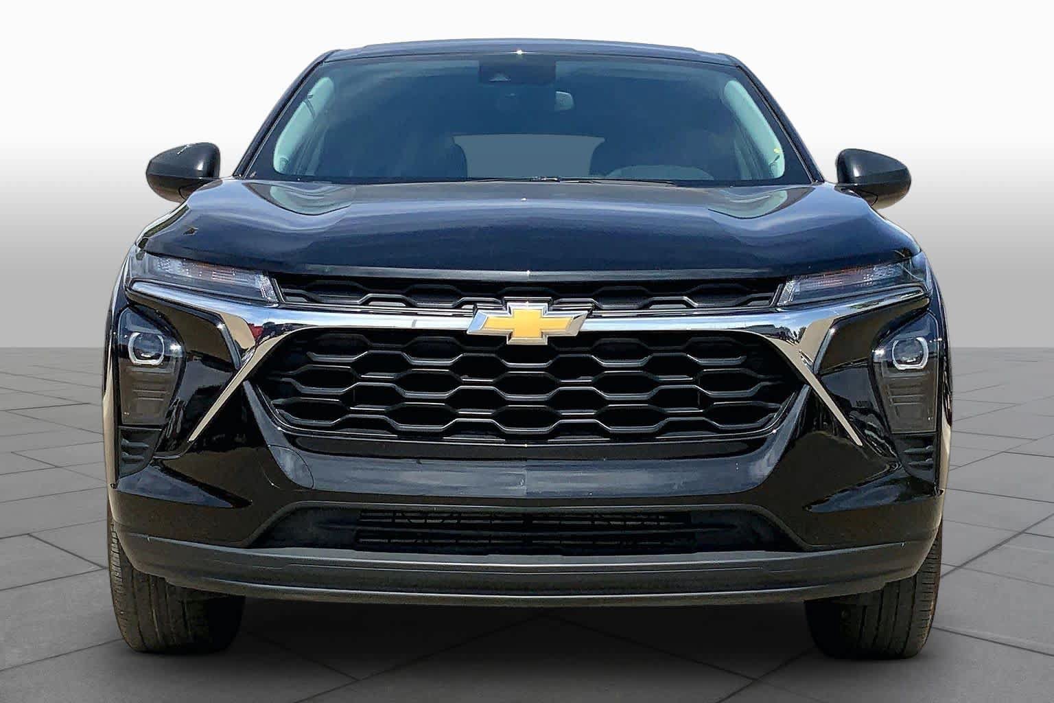 Used 2025 Chevrolet Trax LS FWD image 4