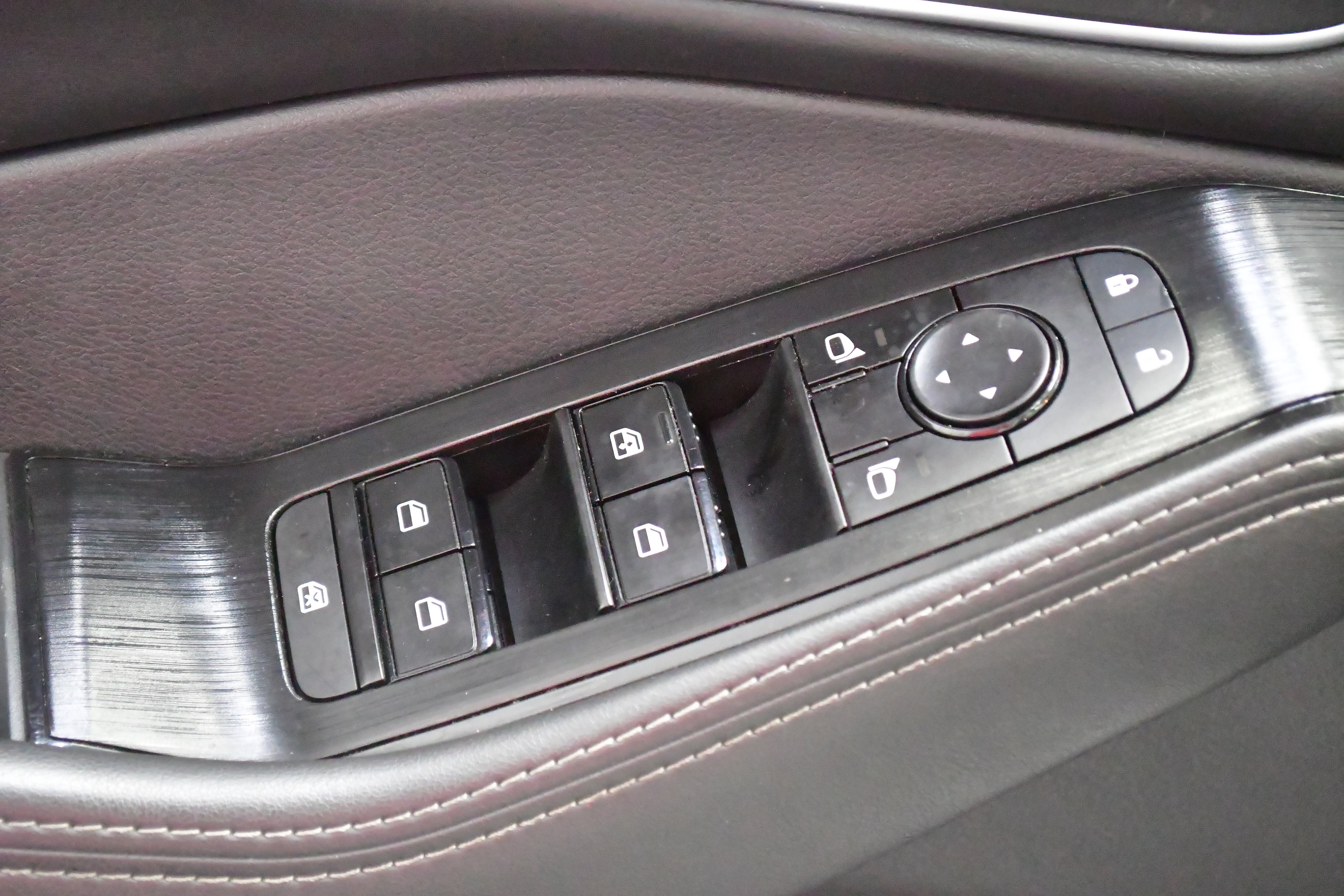 Used 2021 Nissan Rogue SV w/ Premium Package AWD/4WD image 18