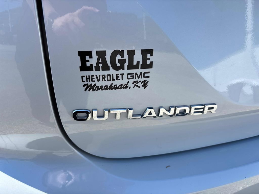 Used 2025 Mitsubishi Outlander SE AWD/4WD image 40