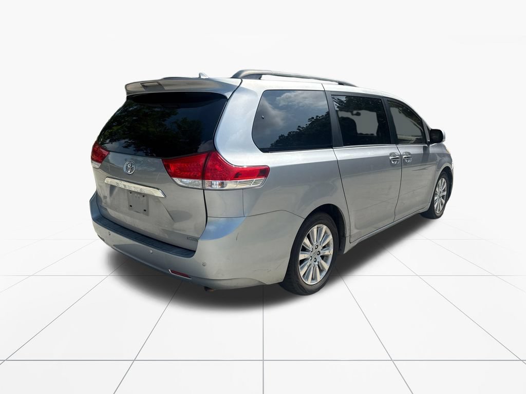 Used 2011 Toyota Sienna Limited FWD image 8