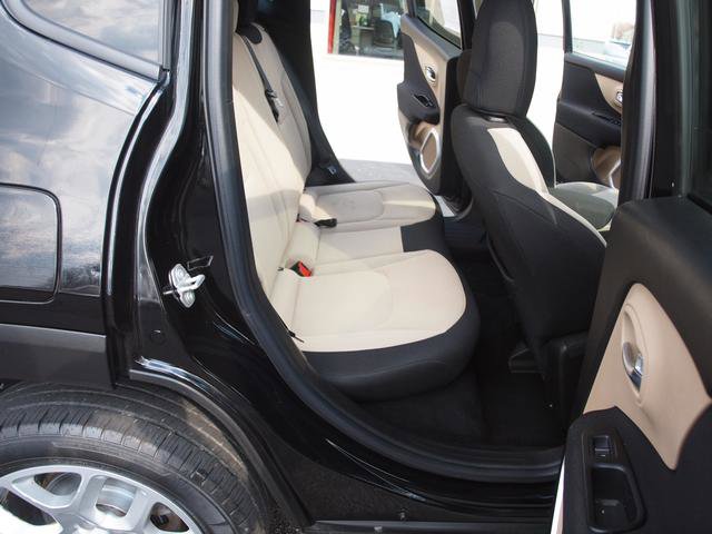 Used 2015 Jeep Renegade Latitude AWD/4WD image 7