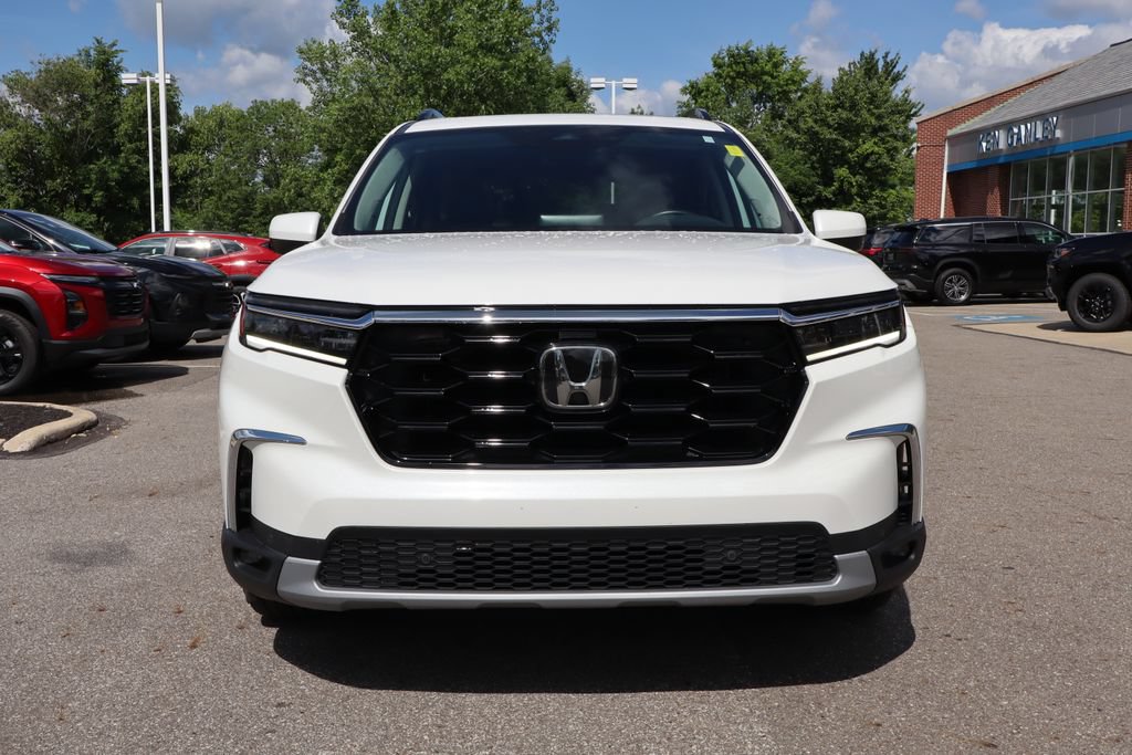 Used 2023 Honda Pilot Touring image 5