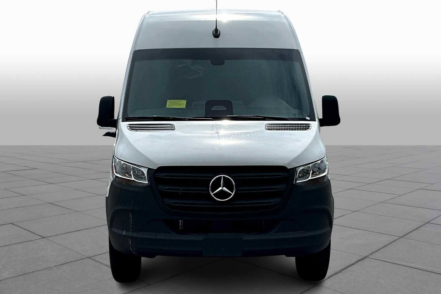 New 2025 Mercedes-Benz Sprinter 2500 image 2