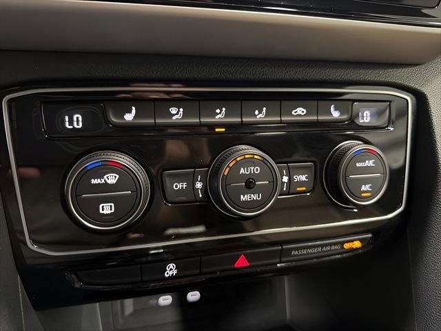 Used 2023 Volkswagen Atlas Cross Sport SE w/ Black Wheel Package image 21