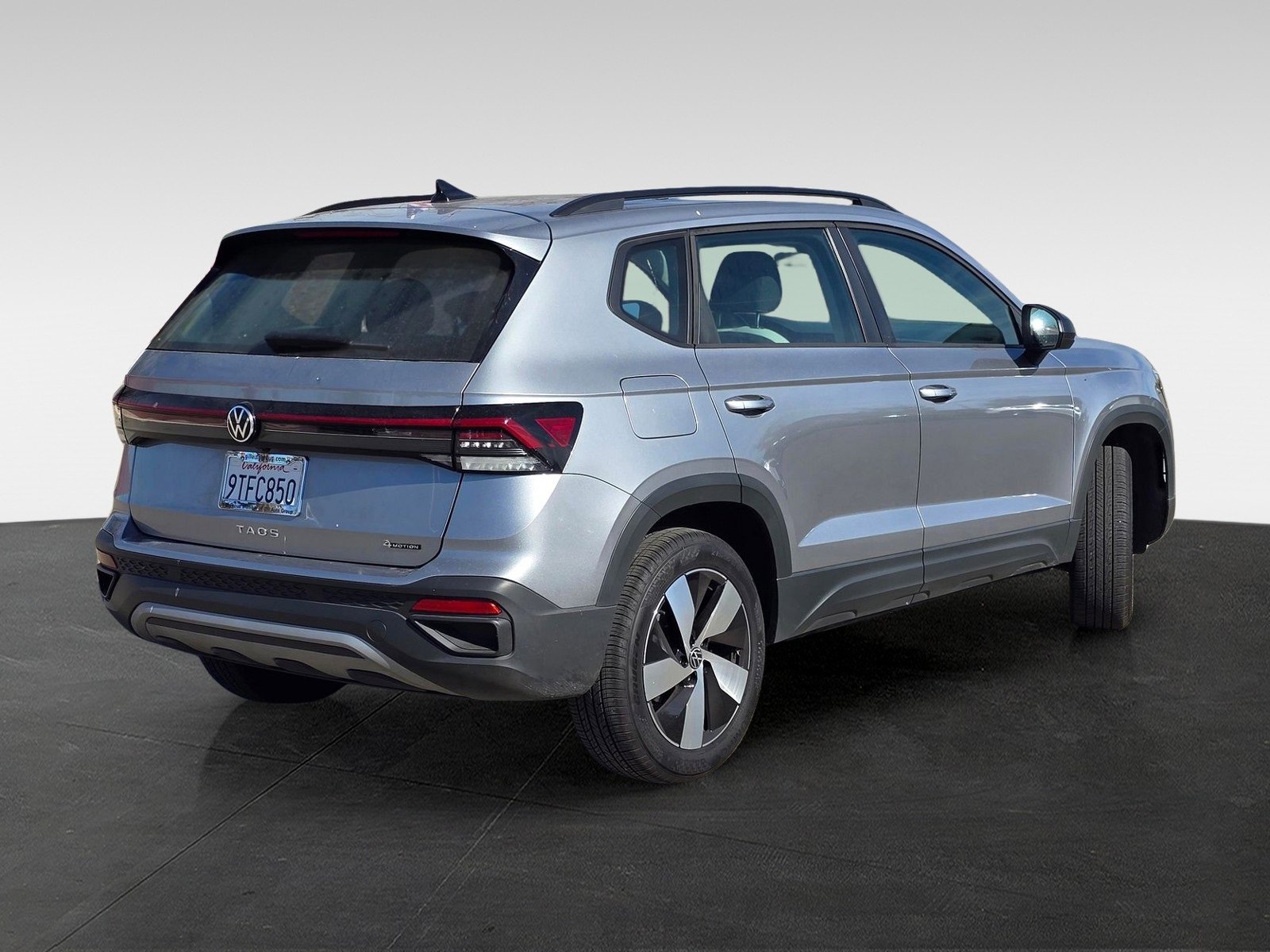 Used 2025 Volkswagen Taos S image 4