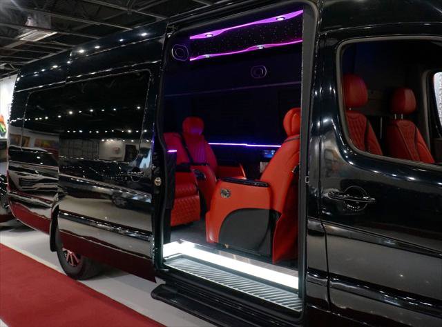 Used 2015 Mercedes-Benz Sprinter 2500 image 1