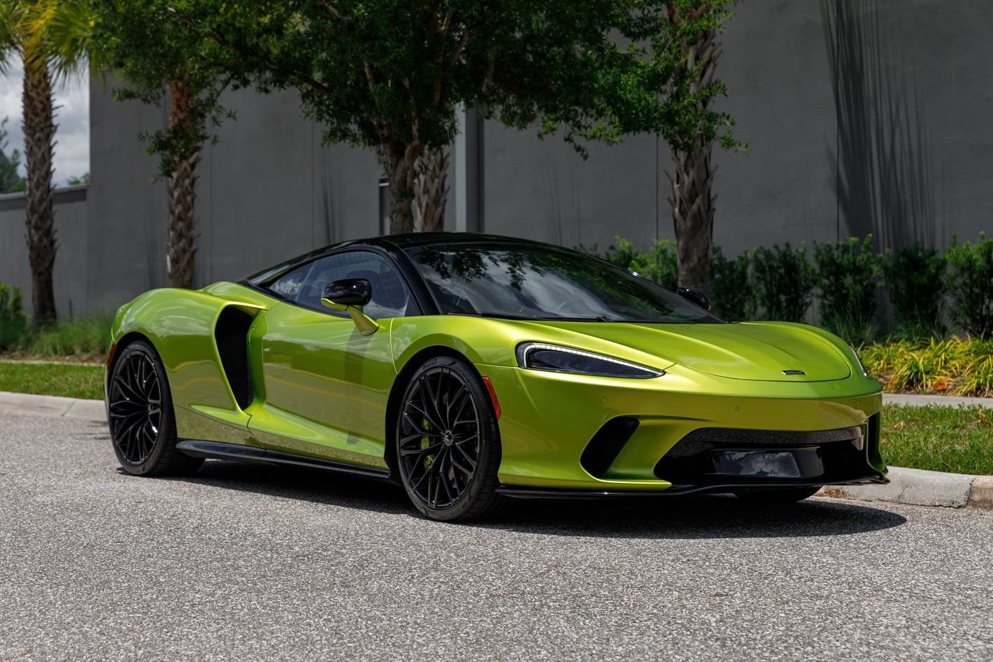 Used 2023 McLaren GT RWD image 6