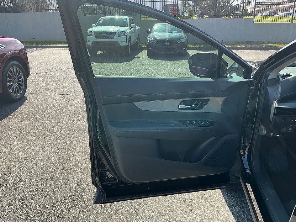 Certified 2025 Nissan Murano SL image 11