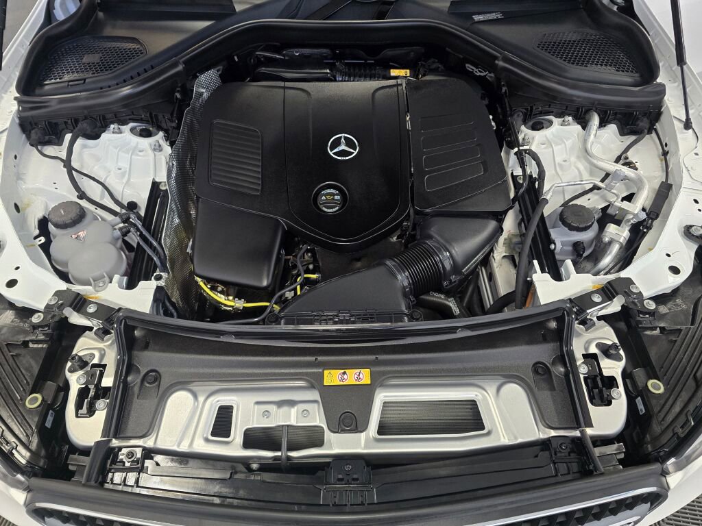Used 2025 Mercedes-Benz GLC 300 GLC 300 image 10