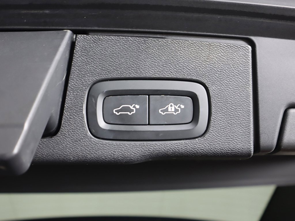 Used 2023 Volvo XC60 B5 Plus w/ Climate Package image 58