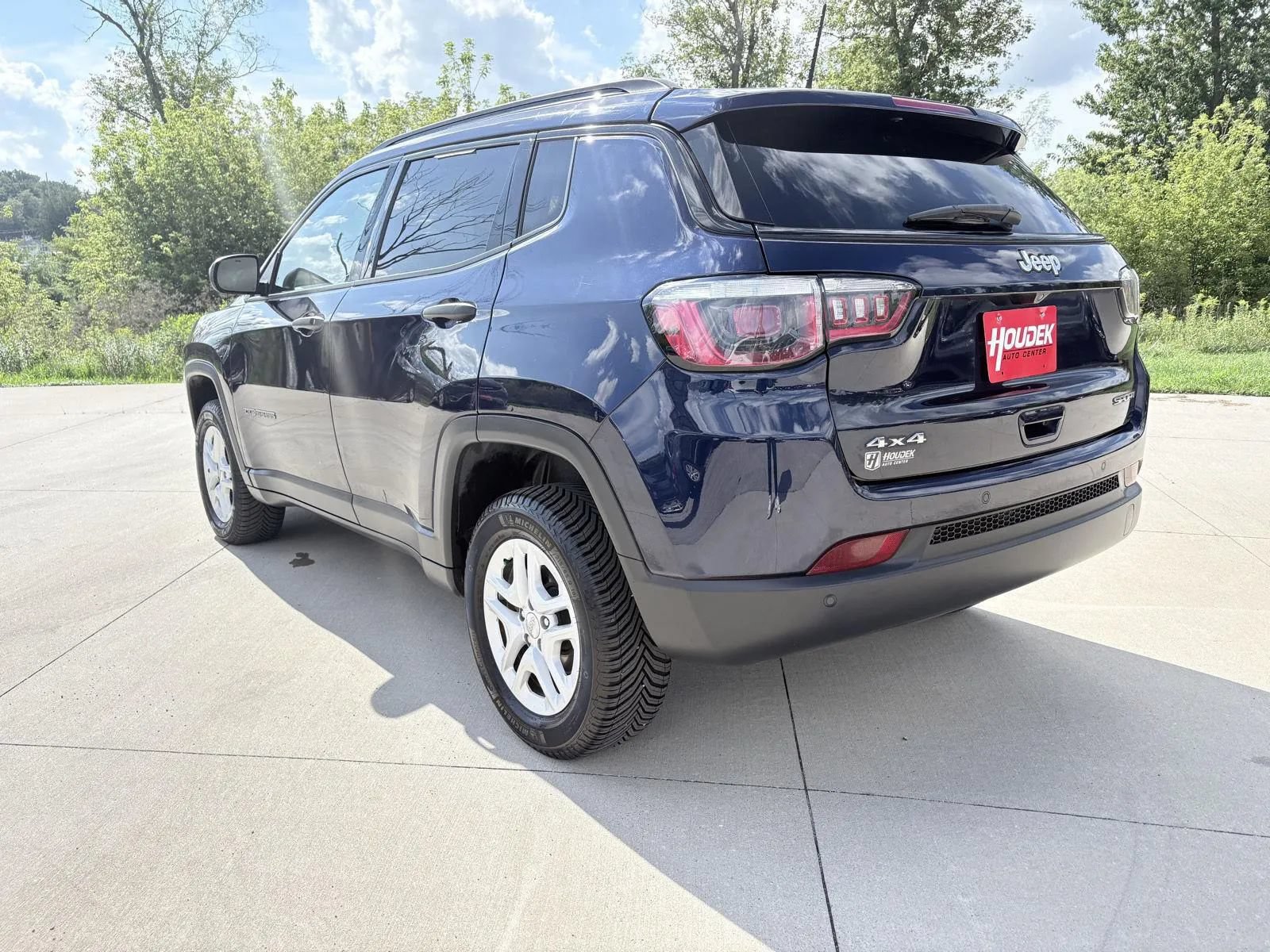 Used 2017 Jeep Compass Sport w/ Cold Weather Group AWD/4WD image 6