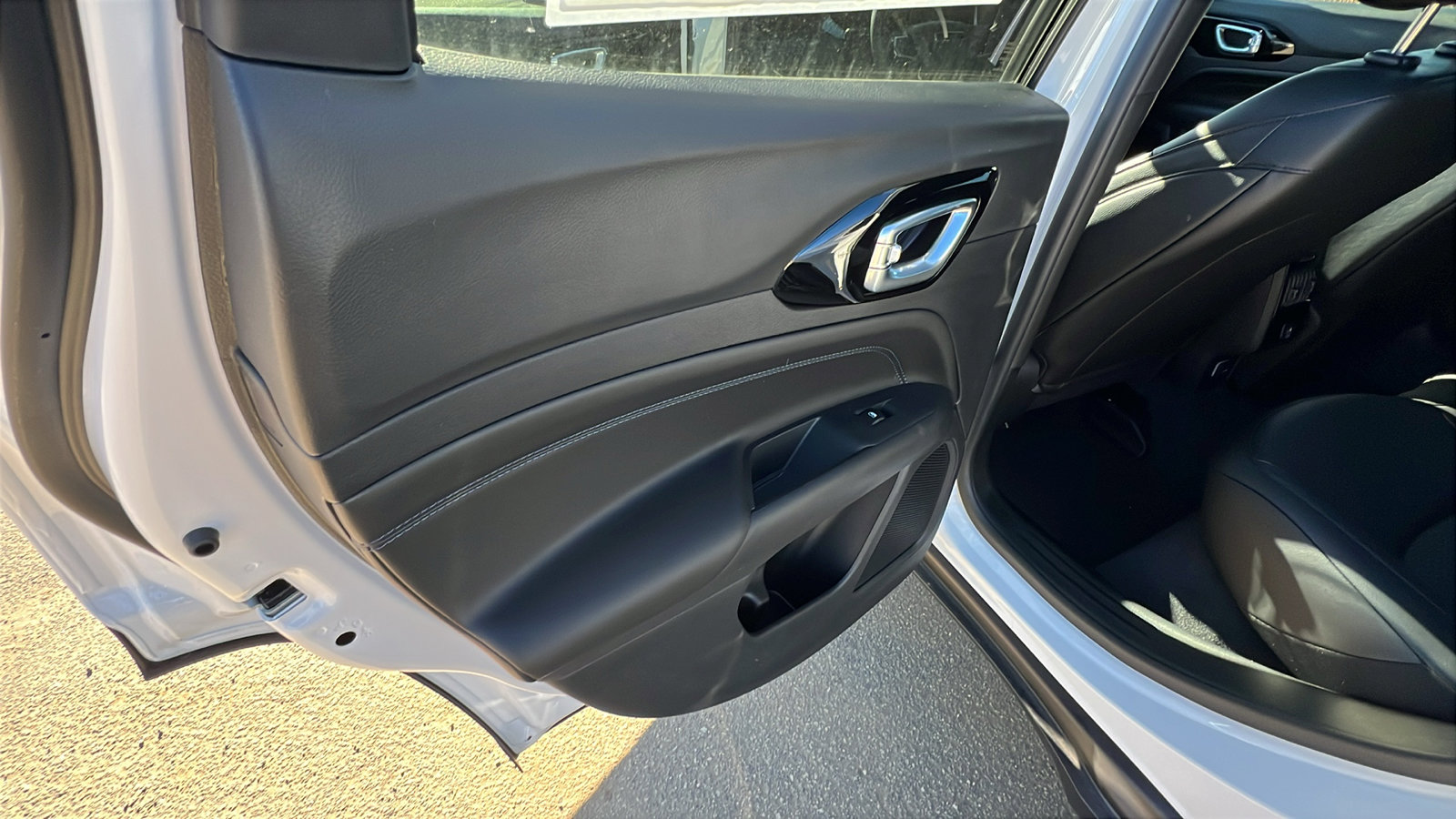 New 2026 Jeep Compass Latitude AWD/4WD image 18