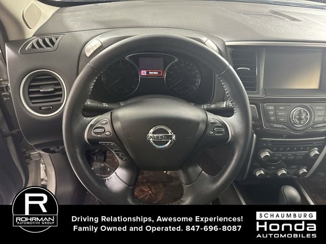 Used 2016 Nissan Pathfinder Platinum image 12
