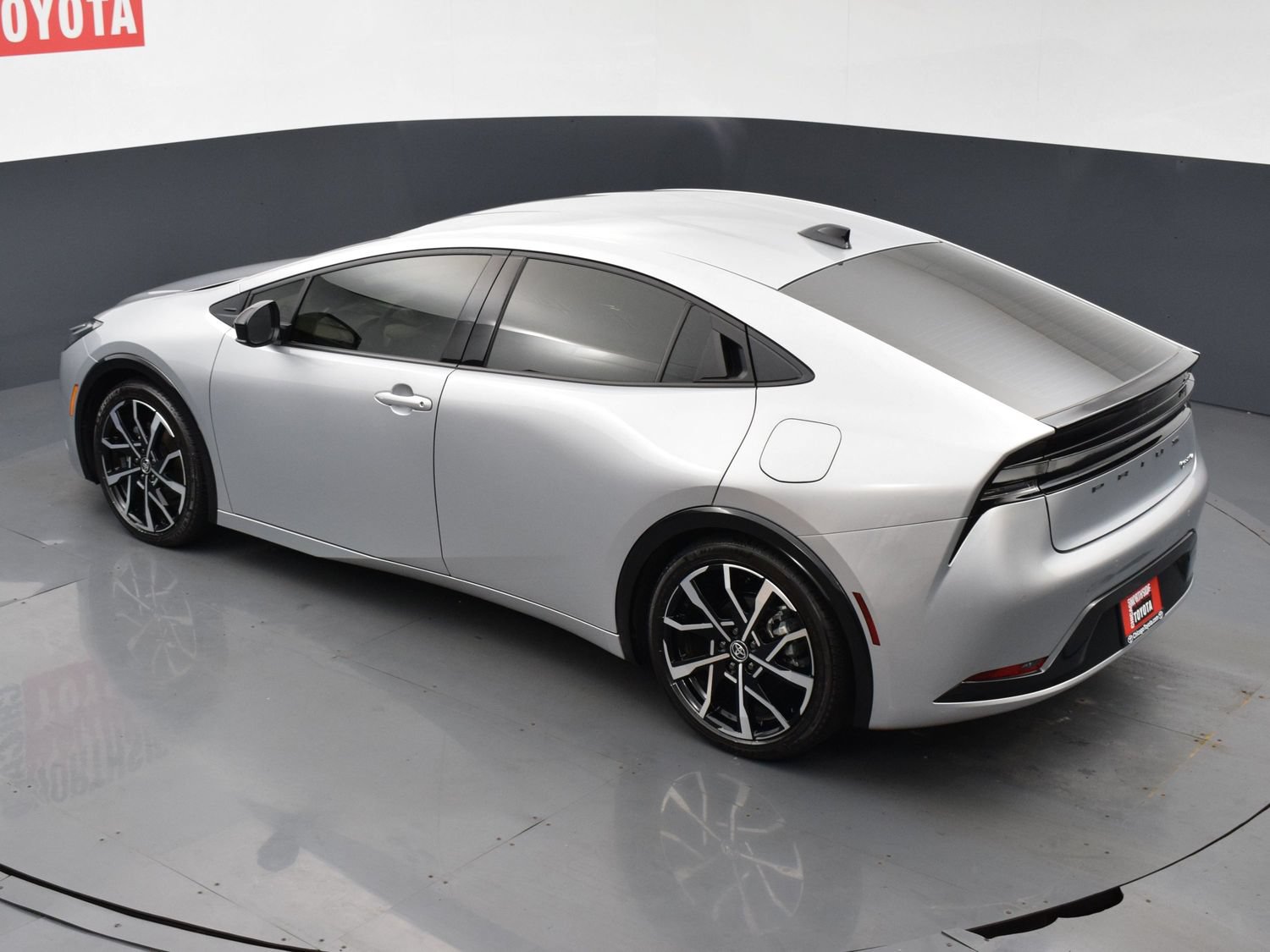 Used 2026 Toyota Prius Plug-In Hybrid FWD image 21